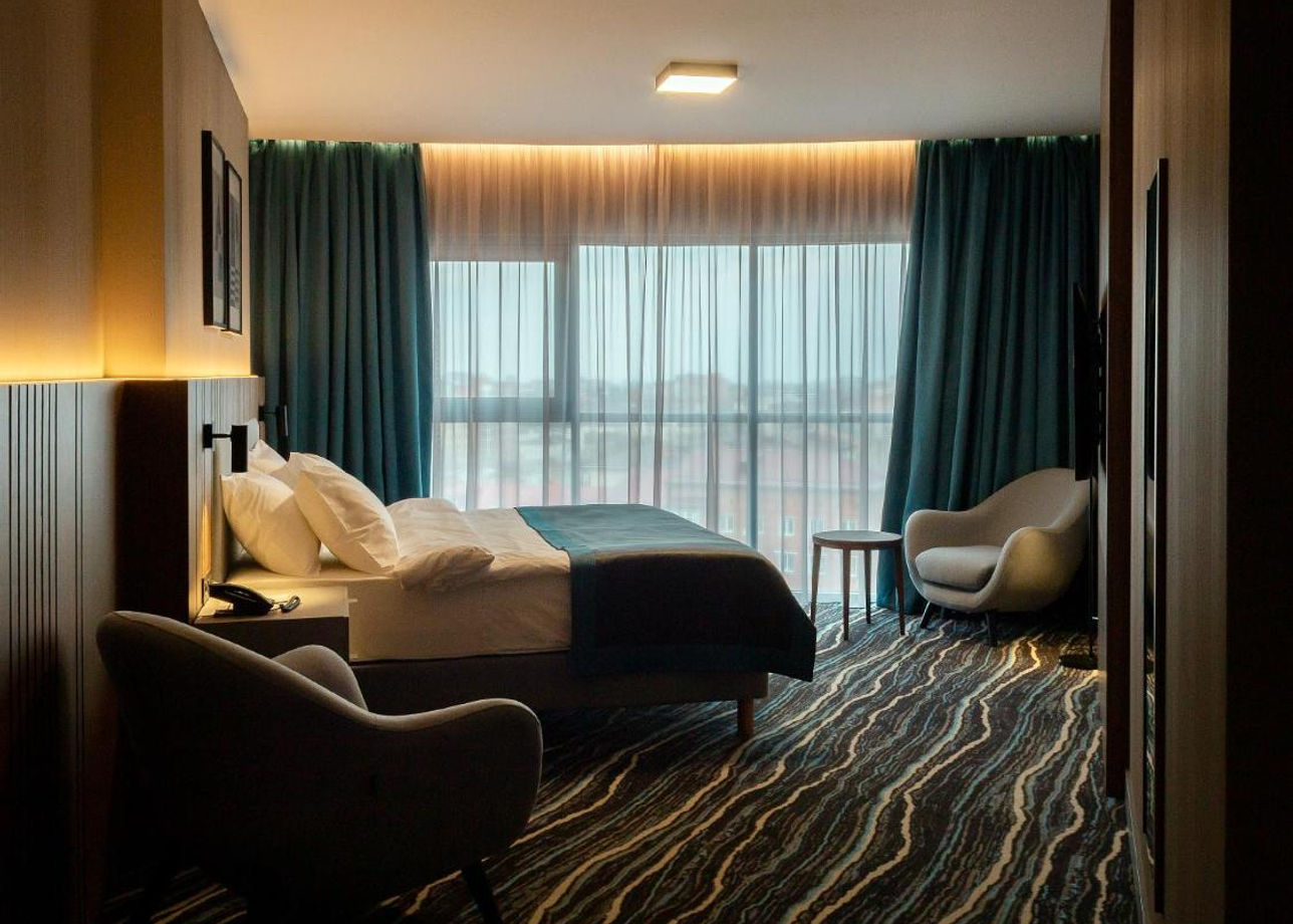 DoubleTree by Hilton 4