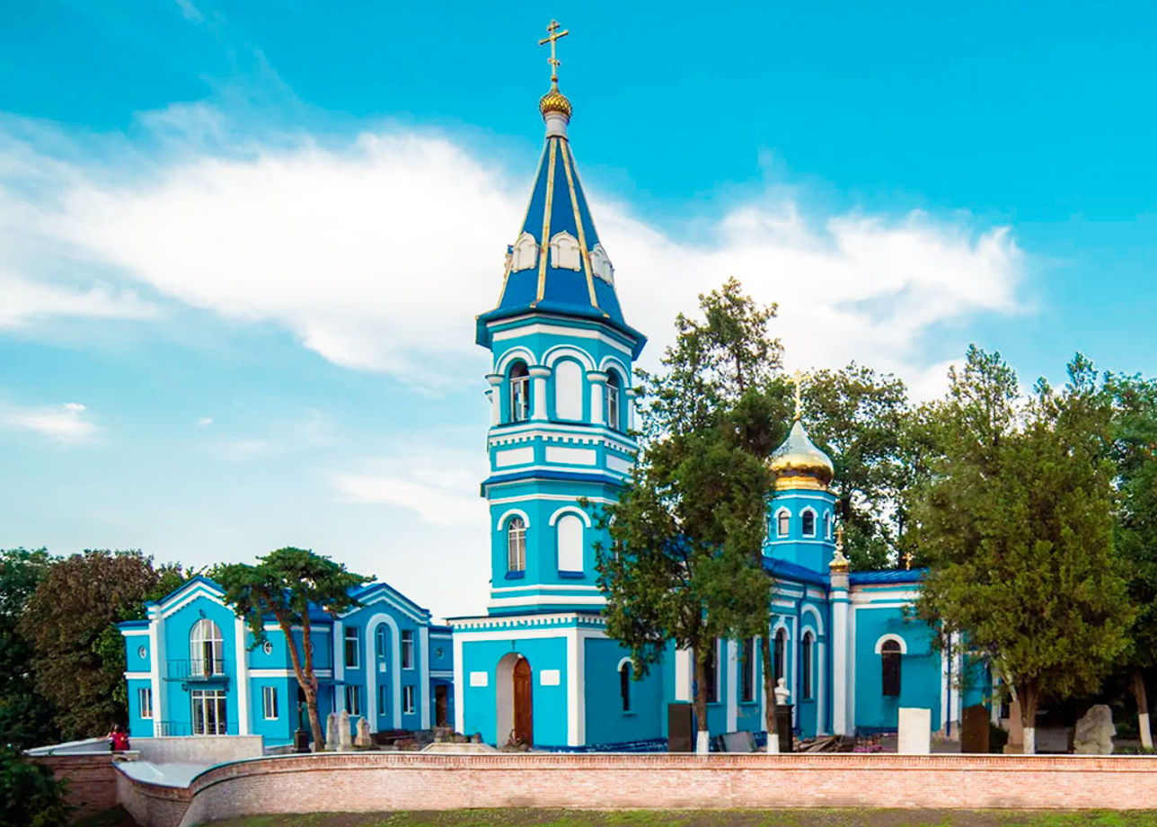 Фото храма пресвятой богородицы. Храм Рождества Богородицы во Владикавказе. Храм Рождества Пресвятой Богородицы Владикавказ. Осетинская Церковь во Владикавказе. Осетинская Церковь Рождества Пресвятой Богородицы.