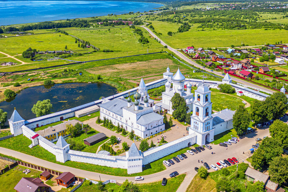 Вид с воздуха на Никитский монастырь