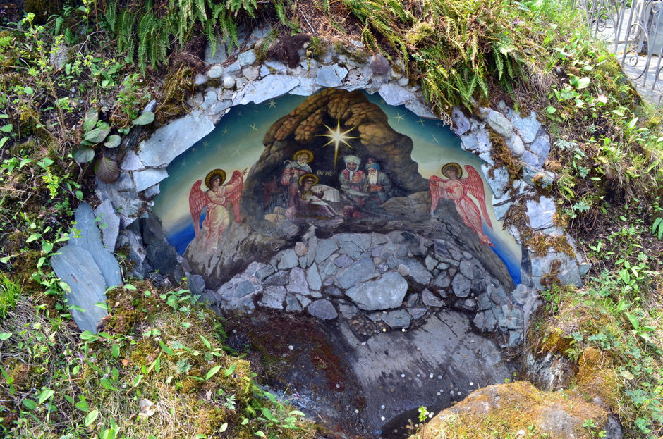 Икона в нише скалы острова Патмос
