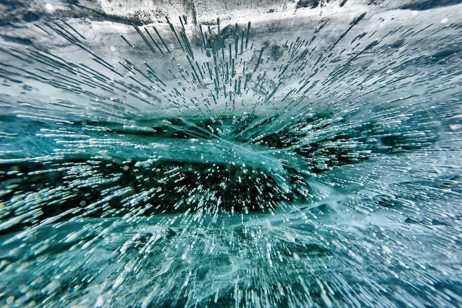 Пузырьки и «гвоздики» на льду
